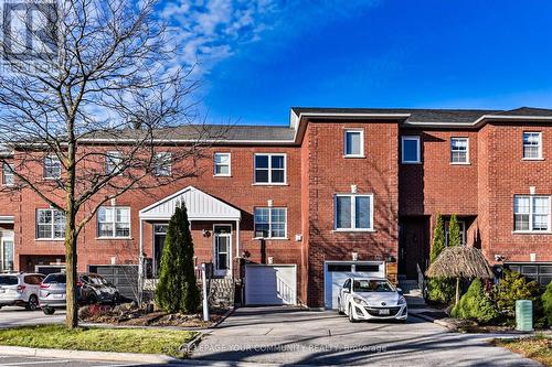 541 Bondi Avenue, Newmarket, ON - Outdoor With Facade