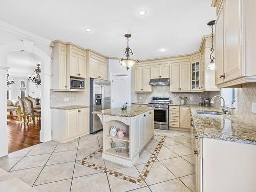 Kitchen - 256 Rue Des Alismas, Laval (Sainte-Dorothée), QC - Indoor Photo Showing Kitchen With Upgraded Kitchen