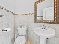 Powder room - 