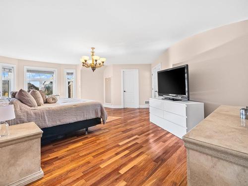 256 Rue Des Alismas, Laval (Sainte-Dorothée), QC - Indoor Photo Showing Bedroom