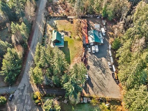 571 Holiday Rd, Fanny Bay, BC 