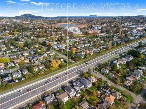 217 Battleford Ave, Saanich, BC 