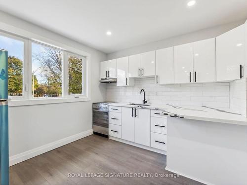 57 Burcher Rd, Ajax, ON - Indoor Photo Showing Kitchen With Upgraded Kitchen