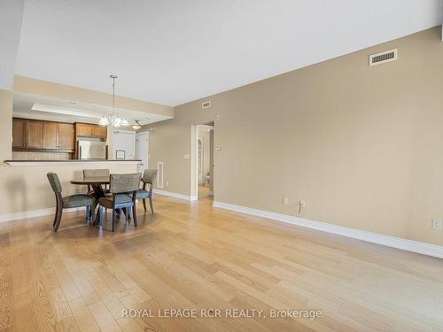 207-78 Sunset Blvd, New Tecumseth, ON - Indoor Photo Showing Dining Room