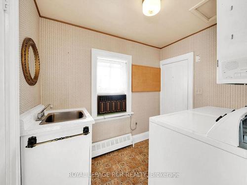 33 Pine Ave, Caledon, ON - Indoor Photo Showing Laundry Room