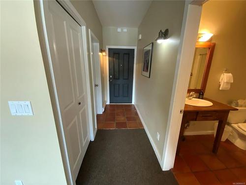 802-1971 Harbour Dr, Ucluelet, BC - Indoor Photo Showing Other Room