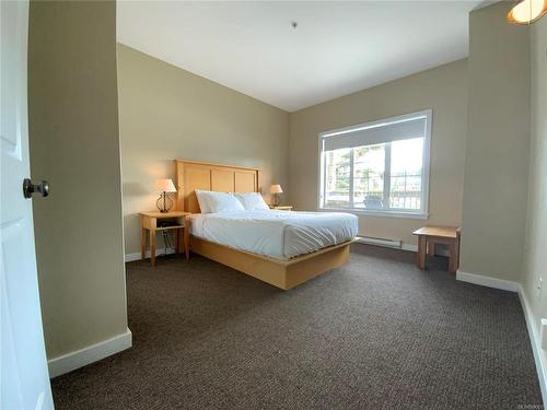 802-1971 Harbour Dr, Ucluelet, BC - Indoor Photo Showing Bedroom