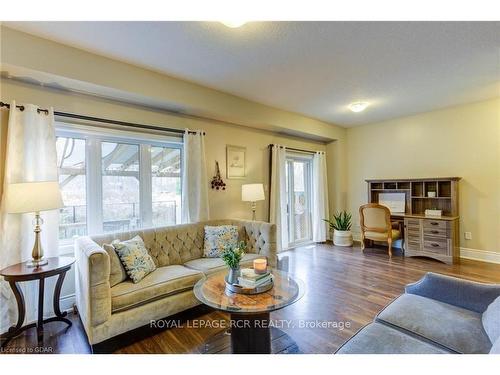 135 Samuel Dr, Wellington North, ON - Indoor Photo Showing Living Room