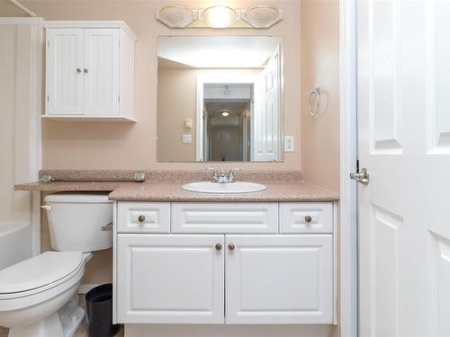 6-8 White St, Ladysmith, BC - Indoor Photo Showing Bathroom