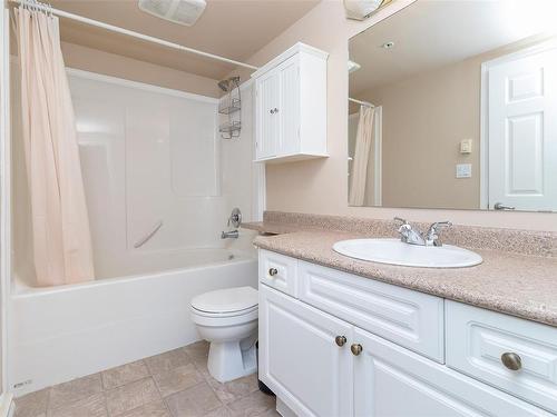 6-8 White St, Ladysmith, BC - Indoor Photo Showing Bathroom