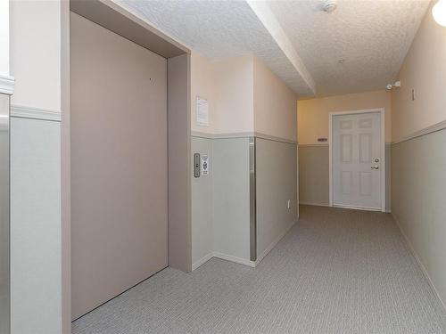 6-8 White St, Ladysmith, BC - Indoor Photo Showing Other Room