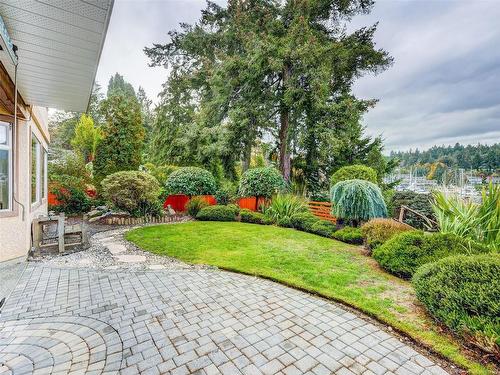 7064 Brentwood Dr, Central Saanich, BC 