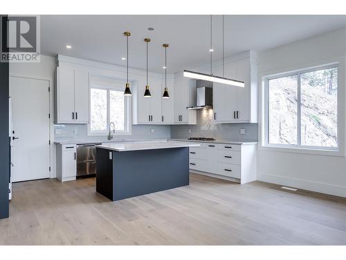 830 Westview Way Unit# 10 Lot# 10, West Kelowna, BC - Indoor Photo Showing Kitchen With Upgraded Kitchen