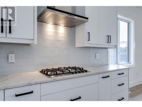 830 Westview Way Unit# 10 Lot# 10, West Kelowna, BC - Indoor Photo Showing Kitchen With Upgraded Kitchen