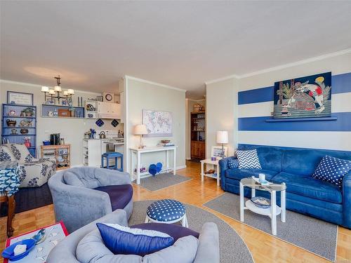 802-647 Michigan St, Victoria, BC - Indoor Photo Showing Living Room