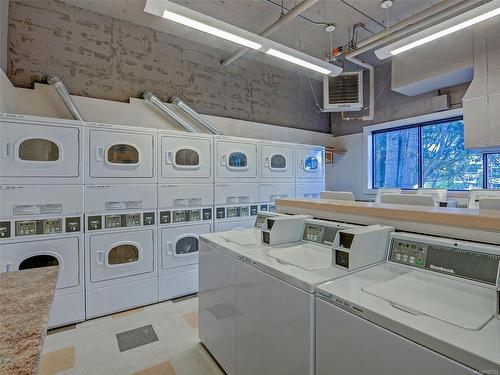 802-647 Michigan St, Victoria, BC - Indoor Photo Showing Laundry Room