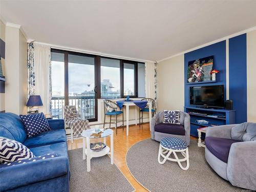 802-647 Michigan St, Victoria, BC - Indoor Photo Showing Living Room