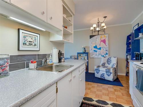 802-647 Michigan St, Victoria, BC - Indoor Photo Showing Kitchen