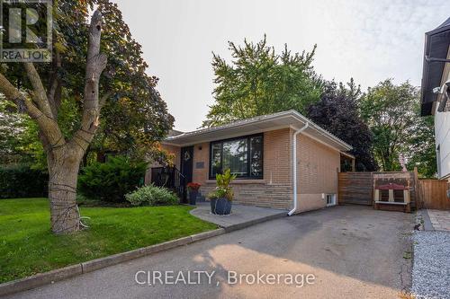 1397 Waverly Avenue, Oakville, ON - Outdoor