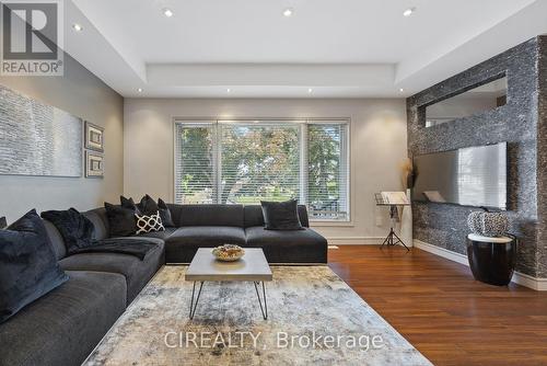 1397 Waverly Avenue, Oakville, ON - Indoor Photo Showing Living Room