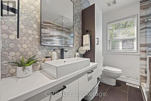 1397 Waverly Avenue, Oakville, ON - Indoor Photo Showing Bathroom