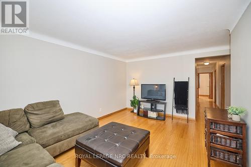 127 Windsor Street N, Welland (772 - Broadway), ON - Indoor Photo Showing Living Room