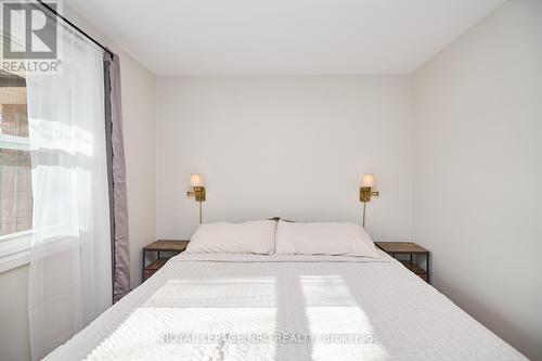 127 Windsor Street N, Welland (772 - Broadway), ON - Indoor Photo Showing Bedroom