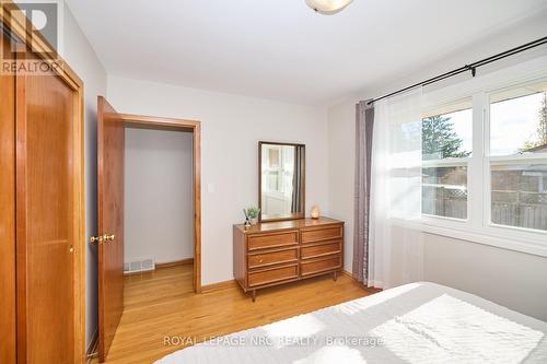 127 Windsor Street N, Welland (772 - Broadway), ON - Indoor Photo Showing Bedroom