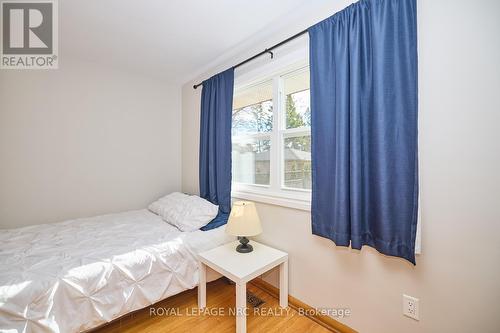 127 Windsor Street N, Welland (772 - Broadway), ON - Indoor Photo Showing Bedroom