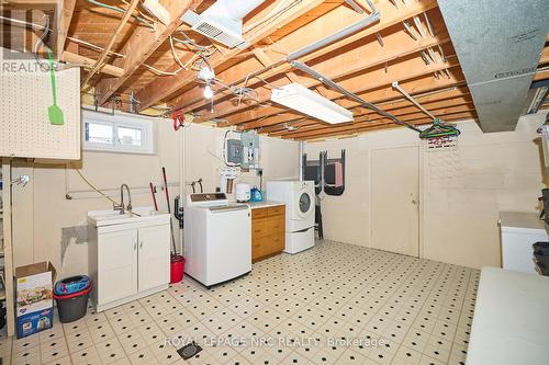 127 Windsor Street N, Welland (772 - Broadway), ON - Indoor Photo Showing Laundry Room