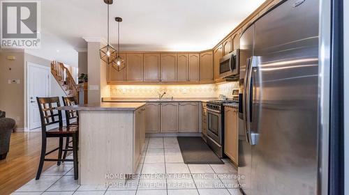 25 Oakmeadow Drive, Brampton, ON - Indoor Photo Showing Kitchen With Upgraded Kitchen