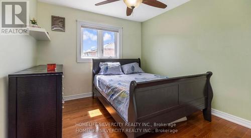 25 Oakmeadow Drive, Brampton, ON - Indoor Photo Showing Bedroom