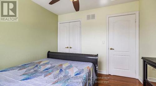 25 Oakmeadow Drive, Brampton, ON - Indoor Photo Showing Bedroom