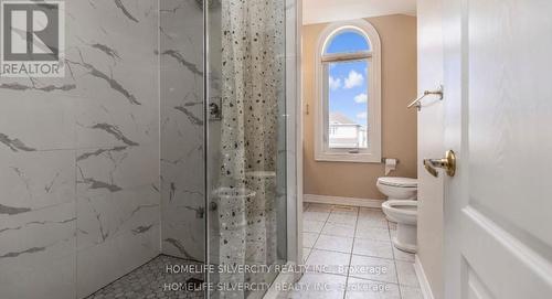 25 Oakmeadow Drive, Brampton, ON - Indoor Photo Showing Bathroom