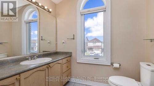 25 Oakmeadow Drive, Brampton, ON - Indoor Photo Showing Bathroom