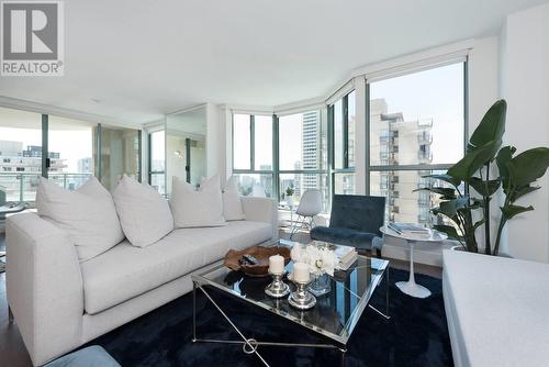 901 789 Jervis Street, Vancouver, BC - Indoor Photo Showing Living Room