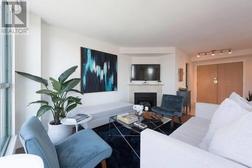 901 789 Jervis Street, Vancouver, BC - Indoor Photo Showing Living Room With Fireplace