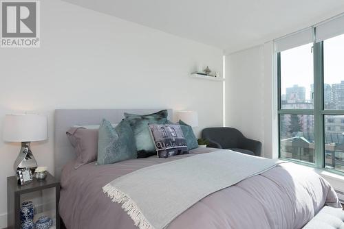 901 789 Jervis Street, Vancouver, BC - Indoor Photo Showing Bedroom