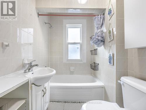 Upper - 66 Craiglee Drive, Toronto, ON - Indoor Photo Showing Bathroom