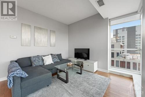 134 York Street Unit#1208, Ottawa, ON - Indoor Photo Showing Living Room