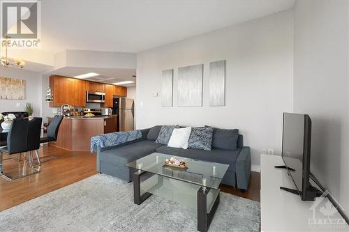 134 York Street Unit#1208, Ottawa, ON - Indoor Photo Showing Living Room