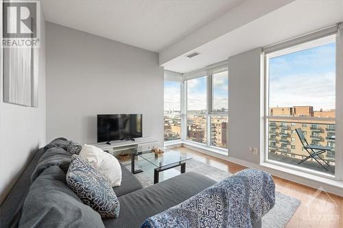 134 York Street Unit#1208, Ottawa, ON - Indoor Photo Showing Living Room