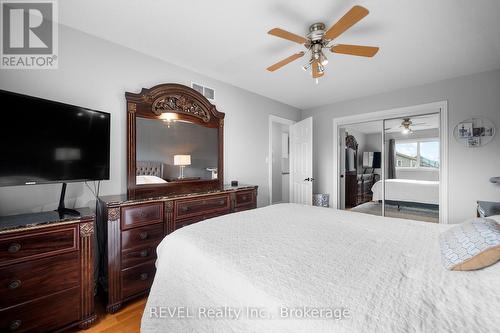 8340 Mullen Court, Niagara Falls (213 - Ascot), ON - Indoor Photo Showing Bedroom