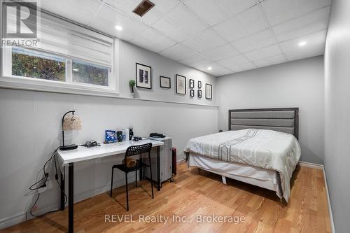 8340 Mullen Court, Niagara Falls (213 - Ascot), ON - Indoor Photo Showing Bedroom