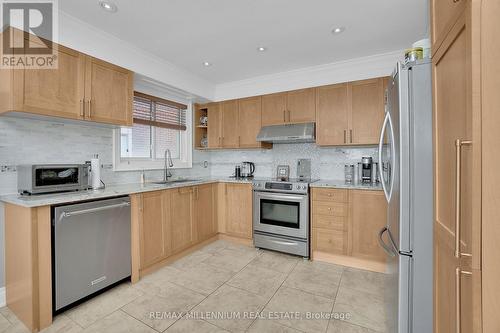 Upper - 99 Willis Road, Vaughan, ON - Indoor Photo Showing Kitchen