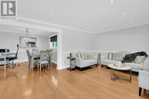 Upper - 99 Willis Road, Vaughan, ON - Indoor Photo Showing Living Room