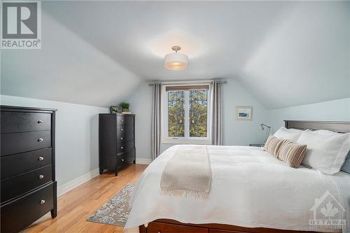 166 Lyman Street, Ottawa, ON - Indoor Photo Showing Bedroom