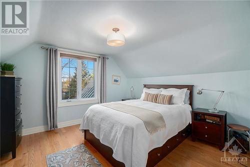 166 Lyman Street, Ottawa, ON - Indoor Photo Showing Bedroom