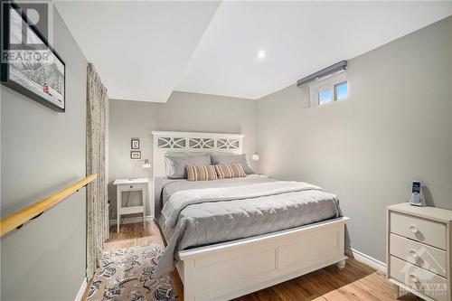 166 Lyman Street, Ottawa, ON - Indoor Photo Showing Bedroom