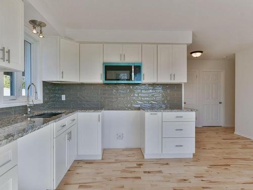 Kitchen - 1568 Ch. Du Bas-De-L'Église S., Saint-Jacques, QC - Indoor Photo Showing Kitchen With Upgraded Kitchen